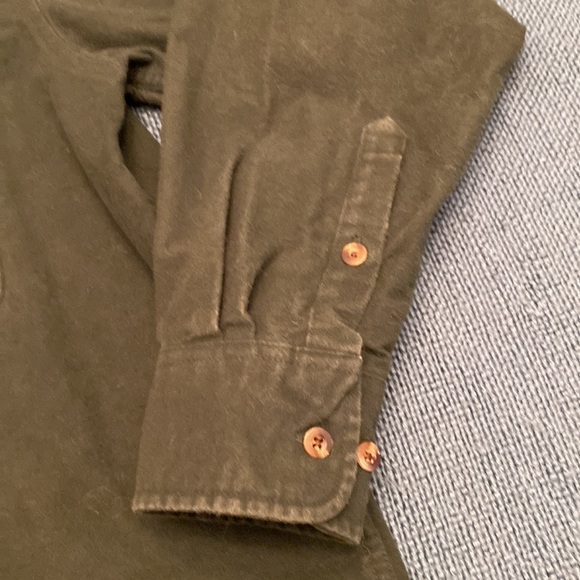 Cabelas mens chamois shirt. Size large. - Picture 4 of 7